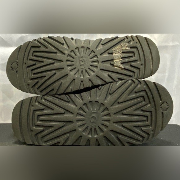 🖤 UGG Neumel Chukka Boots Men’s Size 10 – Black Sheepskin Suede 🖤 - Picture 5 of 6